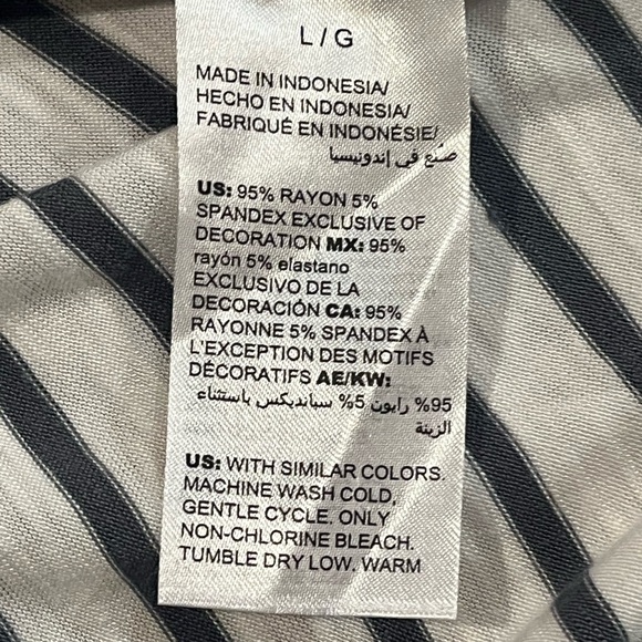 White House Black market tee shirt size  L gray and white stripes - Picture 6 of 10